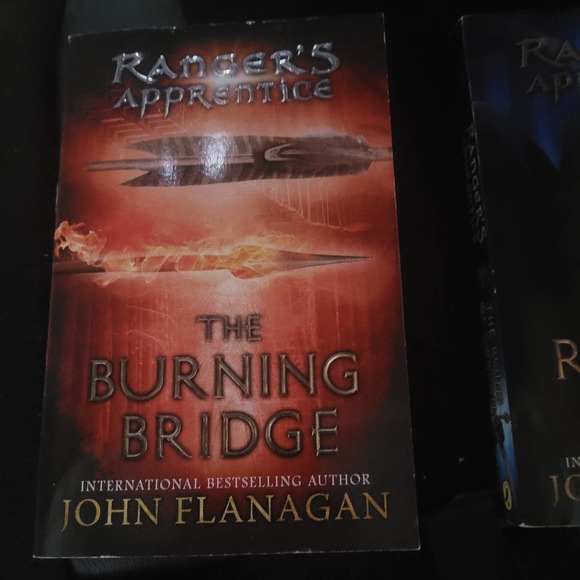 Lot of 2 John Flanagan Ranger's Apprentice Burning Bridge / Ruins Of Gorlan PB - Picture 2 of 3